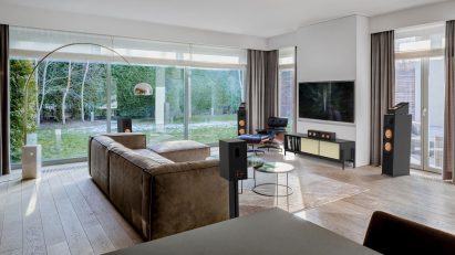Which Sound Systems Work Best for Large Living Spaces